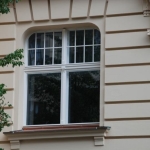 okno skrzynkowe w kształcie łuku